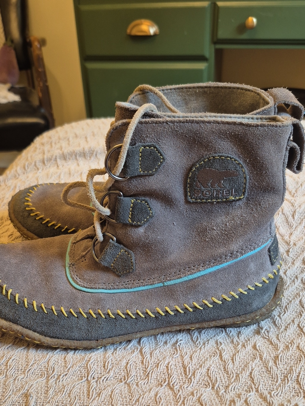 Sorel Womens Gray Suede Lace-Up Boots with Teal and Yellow Accents